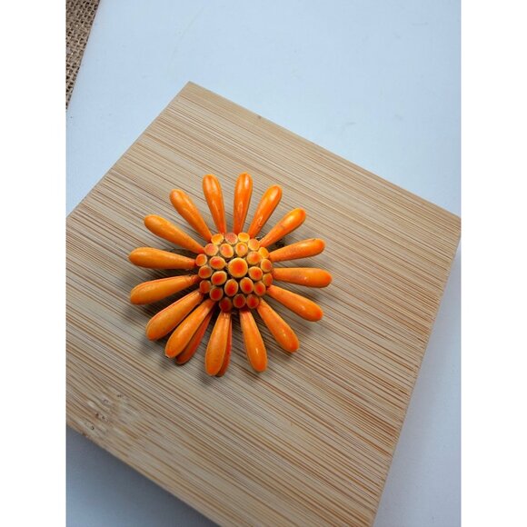Vintage Orange Enamel Flower Brooch Pin 2.5" Retro Daisy Design - Picture 1 of 5